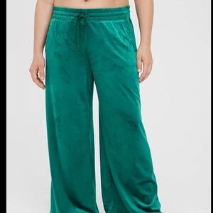 aerie Emerald Green Wide-Leg Velvet Lounge Pants